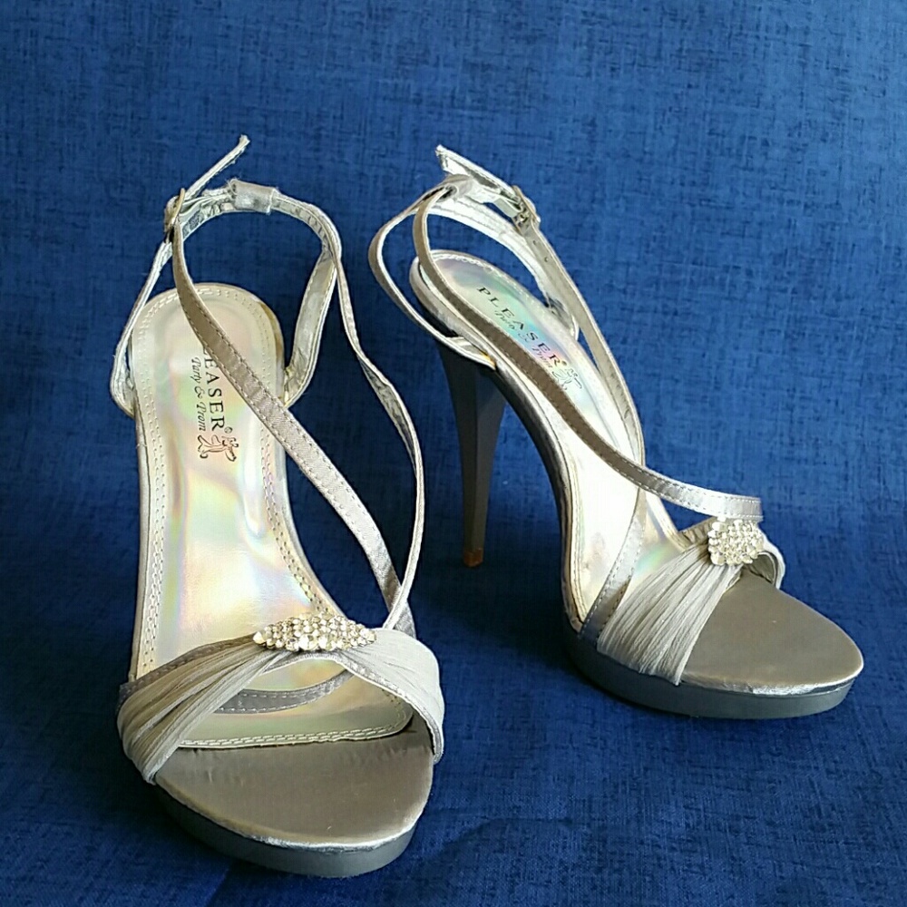 Sandals with rhinestones